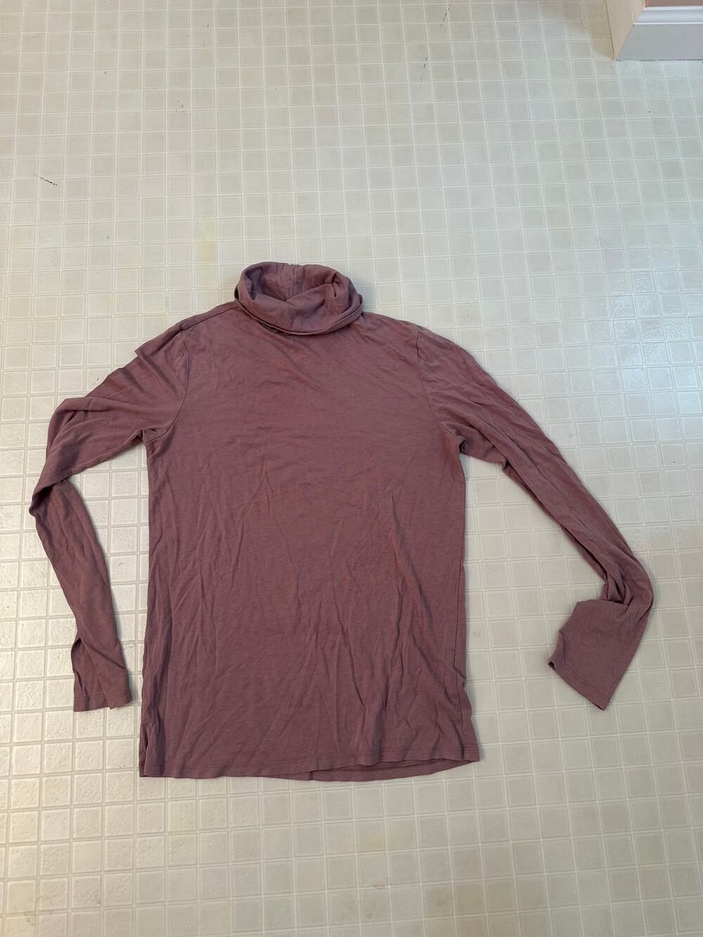 Banana Republic Timeless Intemporel Purple Turtleneck shirt size Medium